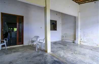 Imagem: A casa possui 2 Dormitórios, 2 Banheiros, 1 Vaga na garagem