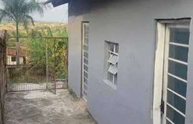 Imagem: A casa possui 2 Dormitórios, 1 Banheiro, 50m² de Área e