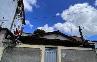 Imagem: A casa possui 2 Dormitórios, 1 Banheiro, 123m² de Área e