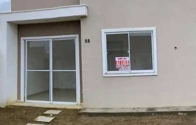 Imagem: A casa em condomínio possui 2 Dormitórios, 1 Banheiro, 2 Vagas