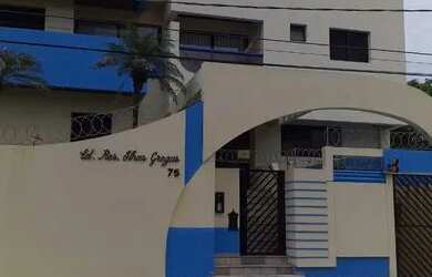 Imagem: O apartamento possui 1 Dormitório, 1 Banheiro, 1 Vaga na garagem