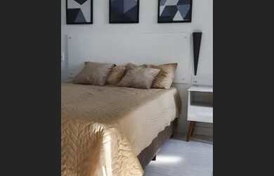 Imagem: O apartamento possui 1 Dormitório, 1 Banheiro, 1 Vaga na garagem