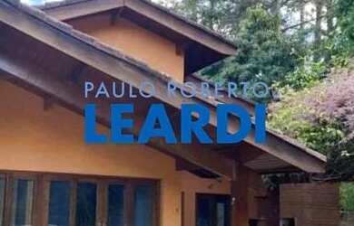 Imagem: A casa em condomínio possui 4 Dormitórios, 5 Banheiros, 4