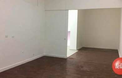 Imagem: O depósito possui 391m² de Área e está localizado em Santa