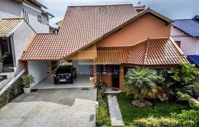 Imagem: A casa em condomínio possui 3 Dormitórios, 3 Banheiros, 2