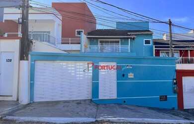 Imagem: A casa possui 3 Dormitórios, 3 Banheiros, 3 Vagas na garagem