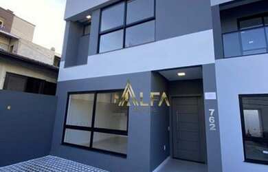 Imagem: A casa possui 3 Dormitórios, 2 Banheiros, 1 Vaga na garagem