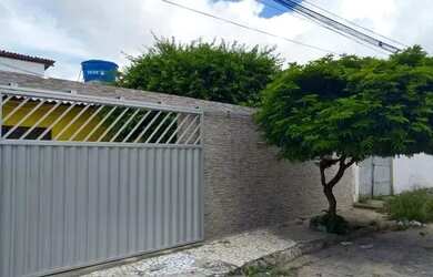 Imagem: A casa possui 2 Dormitórios e está localizado em Alvorada