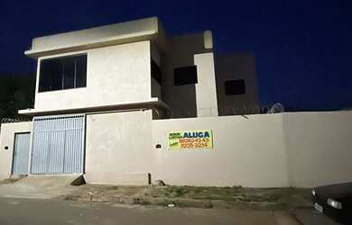 Imagem: A casa possui 2 Dormitórios, 2 Banheiros e 1 Vaga na garagem