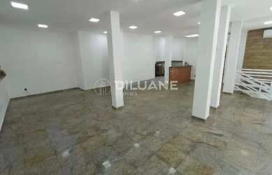 Imagem: O depósito possui 1 Vaga na garagem e 72m² de Área e está