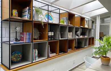 Imagem: O depósito possui 5 Vagas na garagem, 265m² de Área e está