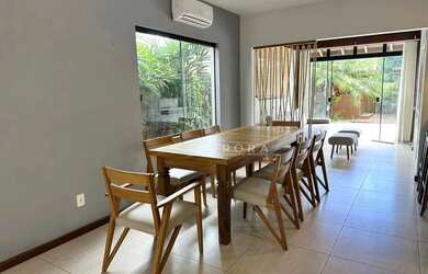 Imagem: A casa possui 3 Dormitórios, 2 Banheiros, 150m² de Área