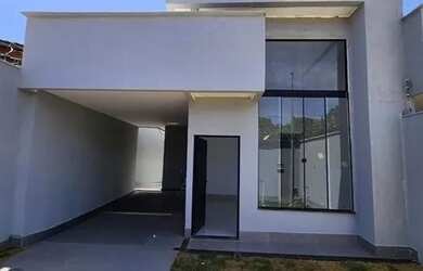 Imagem: A casa possui 3 Dormitórios, 2 Banheiros, 142m² de Área e