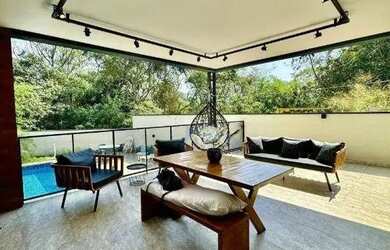 Imagem: A casa em condomínio possui 3 Dormitórios, 2 Banheiros, 4