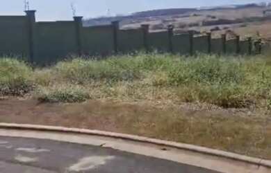 Imagem: O terreno possui 487m² de Área e está localizado em Granja