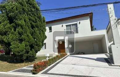 Imagem: A casa em condomínio possui 4 Dormitórios, 5 Banheiros, 4