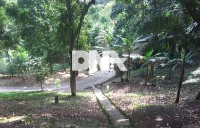 Imagem: O depósito possui 5 Vagas na garagem, 28m² de Área e está