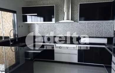 Imagem 7: Casa residencial com 3 suítes disponível para locação no bairro Alto...