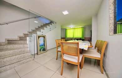 Imagem: Casa para Venda em Volta Redonda / RJ no bairro Vila Mury