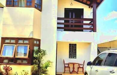 Imagem: A casa possui 4 Dormitórios, 3 Banheiros, 4 Vagas na garagem