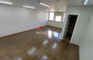 Imagem: O depósito possui 1 Vaga na garagem e 40m² de Área e está