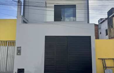 Imagem: A casa possui 2 Dormitórios, 3 Banheiros e está localizado