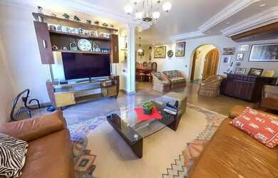 Imagem: O apartamento possui 4 Dormitórios, 4 Banheiros, 2 Vagas na