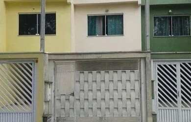 Imagem: A casa possui 2 Dormitórios, 3 Banheiros, 2 Vagas na garagem