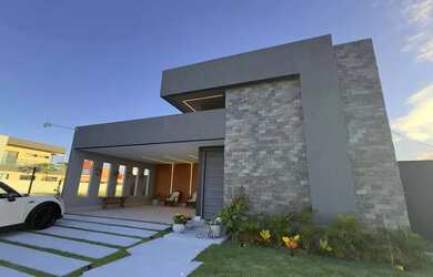 Imagem: A casa em condomínio possui 3 Dormitórios, 3 Banheiros, 4