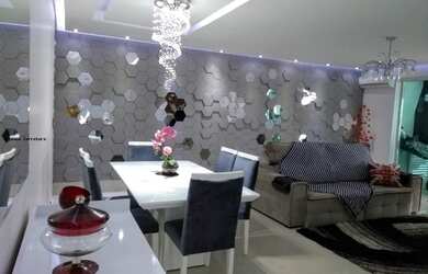 Imagem: A casa possui 3 Dormitórios, 2 Banheiros, 3 Vagas na garagem