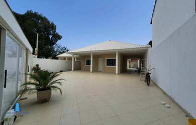 Imagem 2: Casa Alto Padrão para Venda em Pontinha Araruama-RJ