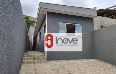 Imagem: A casa possui 2 Dormitórios, 2 Banheiros, 2 Vagas na garagem