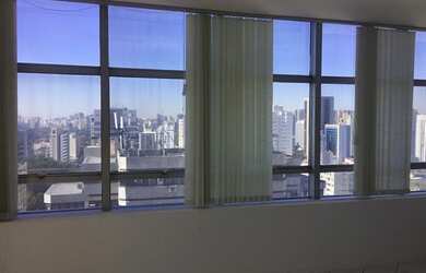 Imagem: O depósito à venda possui 2 Vagas na garagem e 45m² de Área