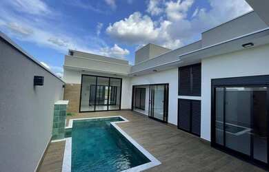 Imagem: A casa em condomínio possui 3 Dormitórios, 4 Banheiros, 4