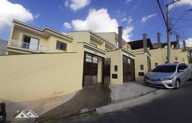 Imagem: A casa possui 2 Dormitórios, 2 Banheiros, 4 Vagas na garagem