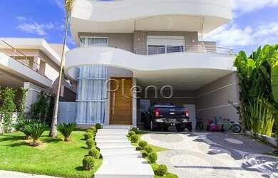 Imagem: A casa em condomínio possui 4 Dormitórios, 2 Banheiros, 4