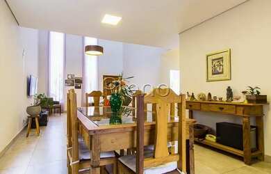 Imagem 6: Venda Casa com 200,00 metroQuadrado, 3 dormitório s , 4 vaga s . Swiss...