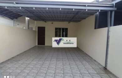 Imagem: A casa possui 2 Dormitórios, 1 Banheiro, 2 Vagas na garagem