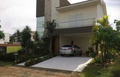 Imagem: A casa em condomínio possui 3 Dormitórios, 5 Banheiros, 4