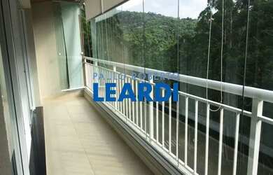 Imagem: O apartamento possui 1 Dormitório, 1 Banheiro, 2 Vagas na garagem