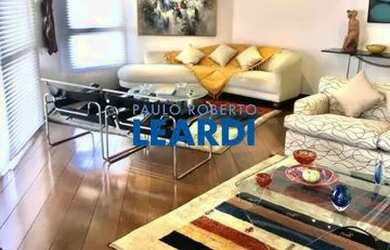 Imagem: O apartamento possui 4 Dormitórios, 3 Banheiros, 3 Vagas na