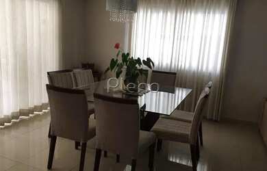 Imagem: A casa possui 3 Dormitórios, 2 Banheiros, 4 Vagas na garagem