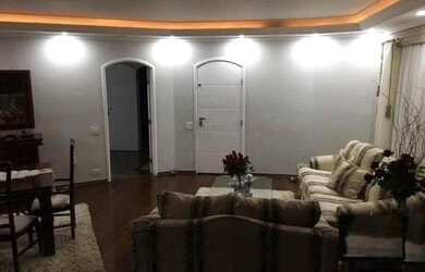 Imagem: A casa possui 5 Dormitórios, 5 Banheiros, 5 Vagas na garagem