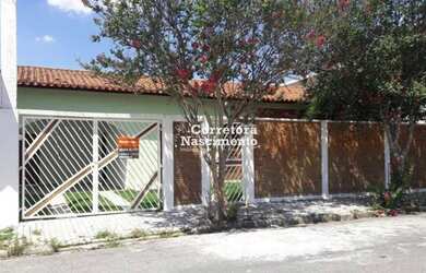 Imagem: A casa possui 3 Dormitórios, 3 Banheiros, 3 Vagas na garagem