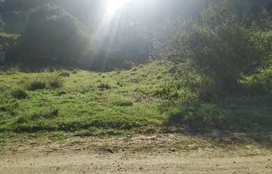 Imagem: O terreno possui 360m² de Área e está localizado em Caxito