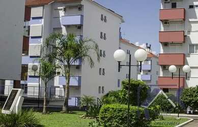 Imagem: O apartamento possui 3 Dormitórios, 1 Banheiro, 1 Vaga na garagem