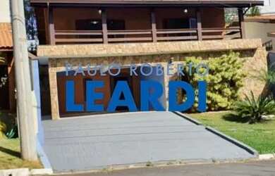 Imagem: A casa em condomínio possui 3 Dormitórios, 5 Banheiros, 4