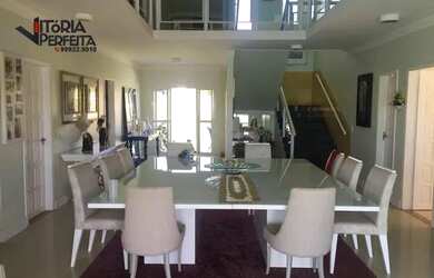 Imagem: A casa possui 5 Dormitórios, 5 Banheiros, 4 Vagas na garagem