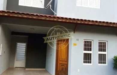 Imagem: A casa em condomínio possui 3 Dormitórios, 2 Banheiros, 3