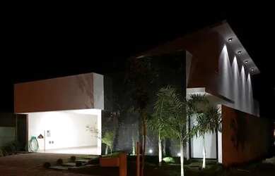 Imagem: A casa em condomínio possui 5 Dormitórios, 5 Banheiros, 2